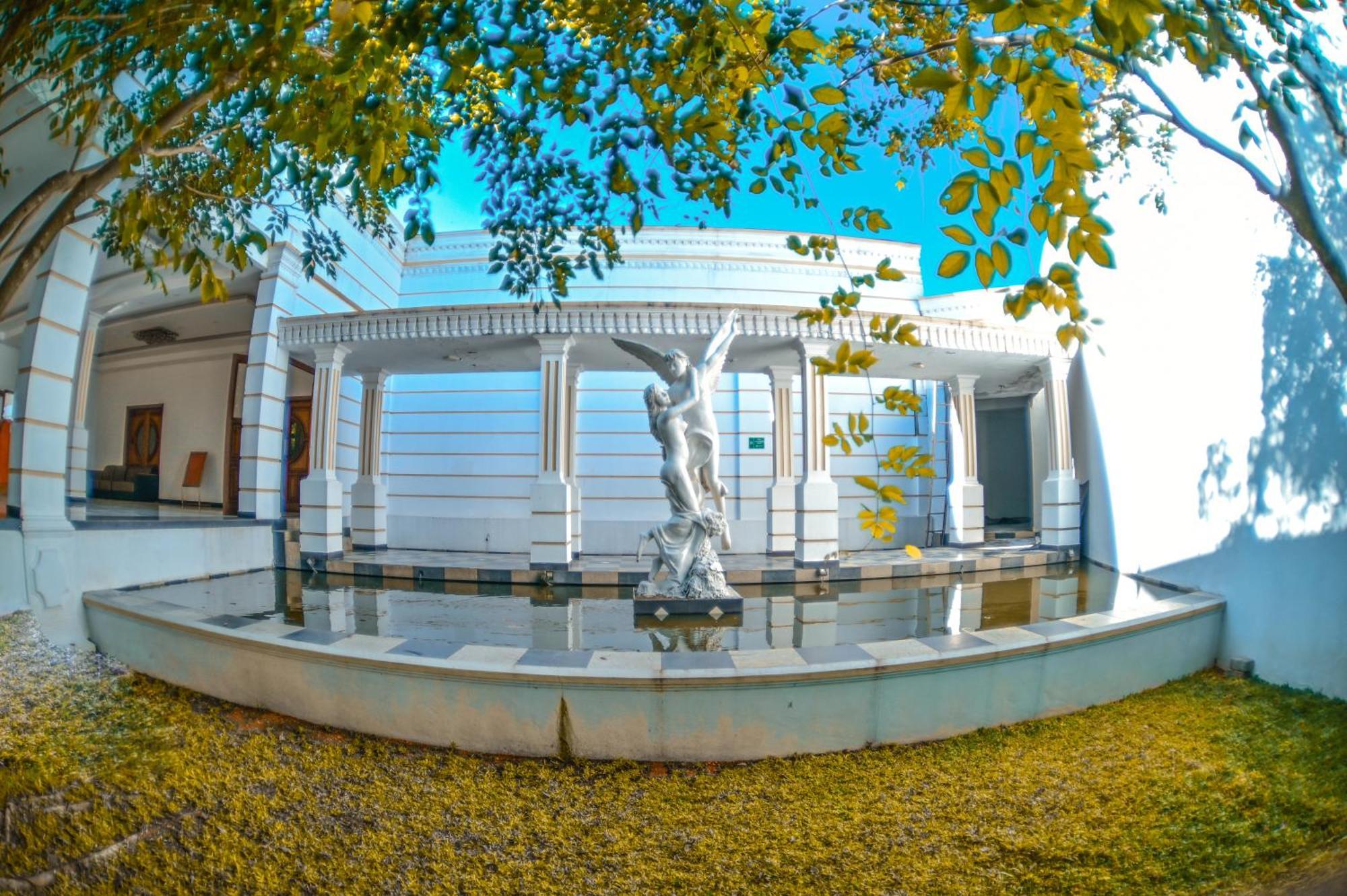 Hotel Golden Ray Дамбулла Экстерьер фото