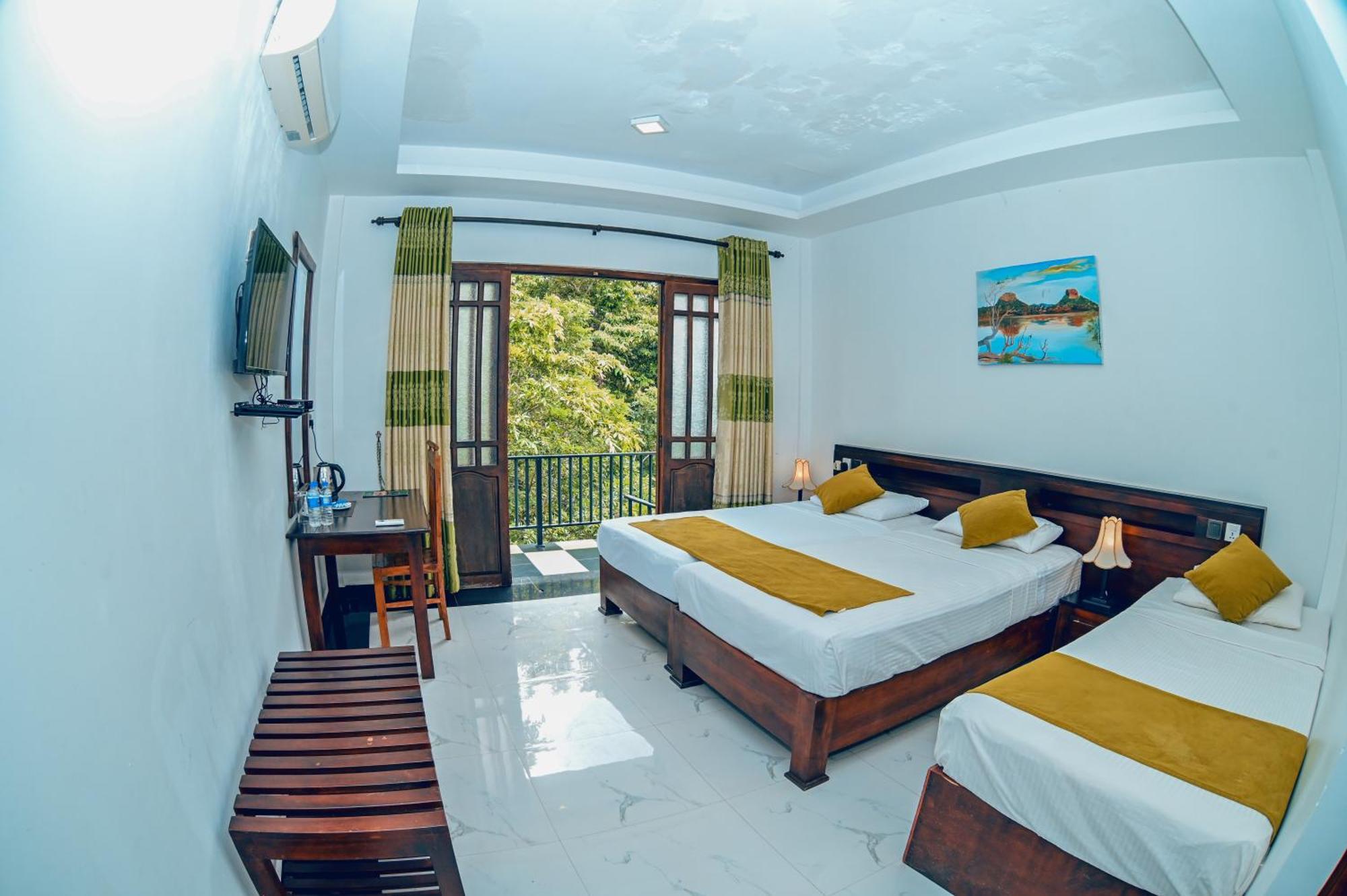 Hotel Golden Ray Дамбулла Экстерьер фото