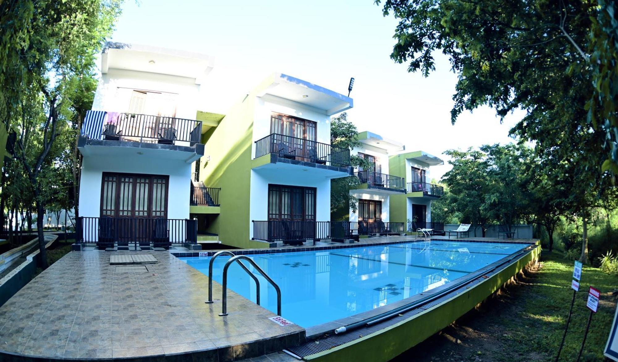 Hotel Golden Ray Дамбулла Экстерьер фото