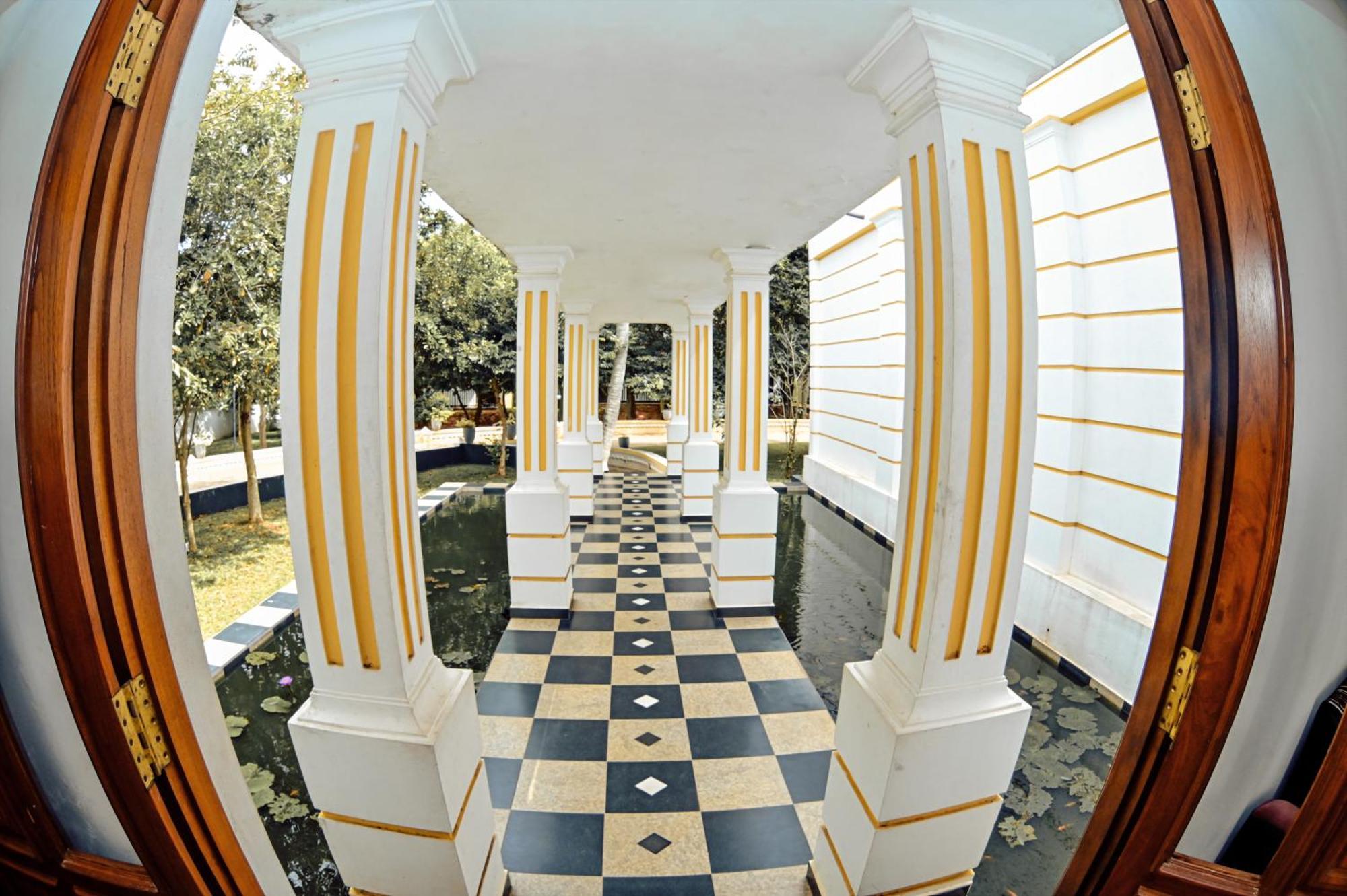 Hotel Golden Ray Дамбулла Экстерьер фото